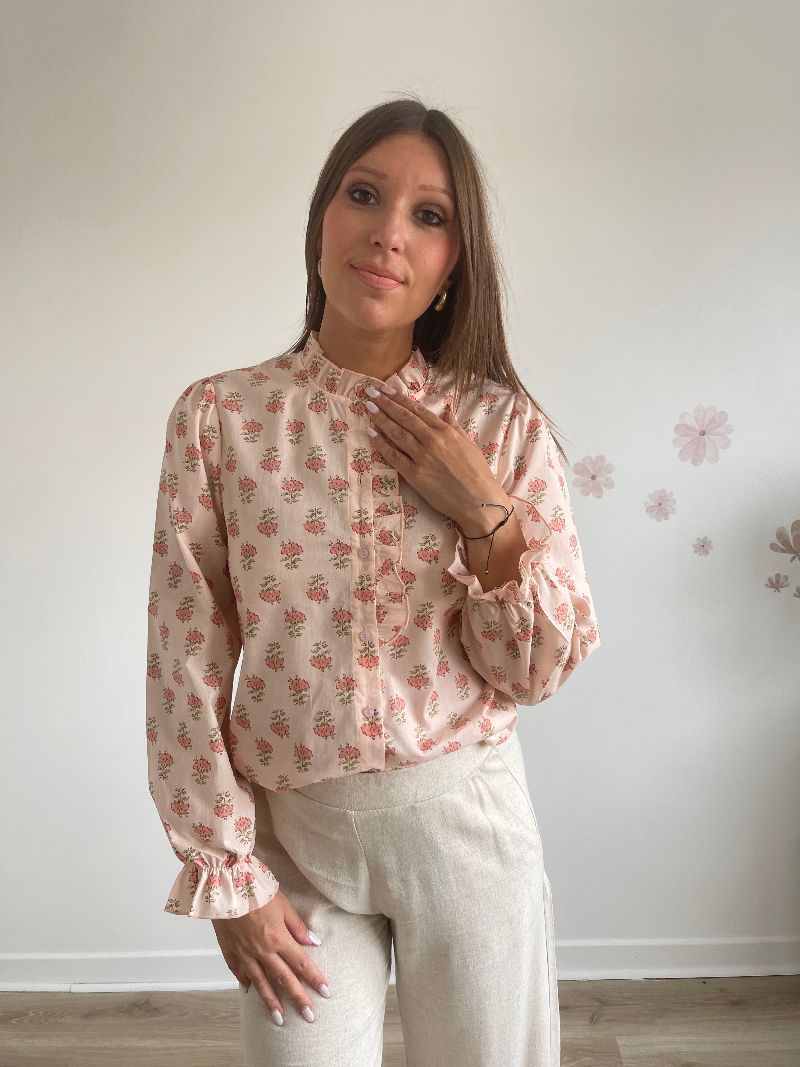 CELESTE - Blouse fleurie et détail volant