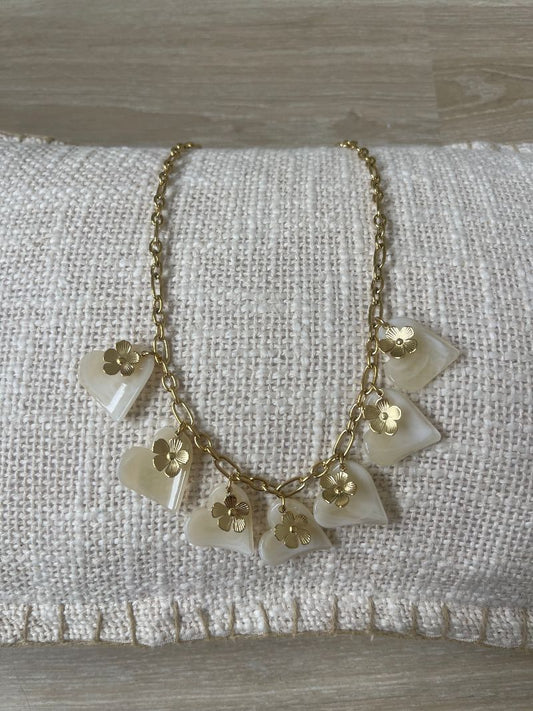 Collier cœurs blancs